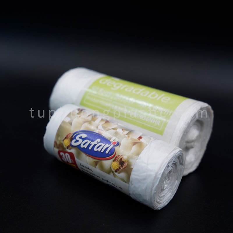 Garbage Bag On Roll With Paper Label